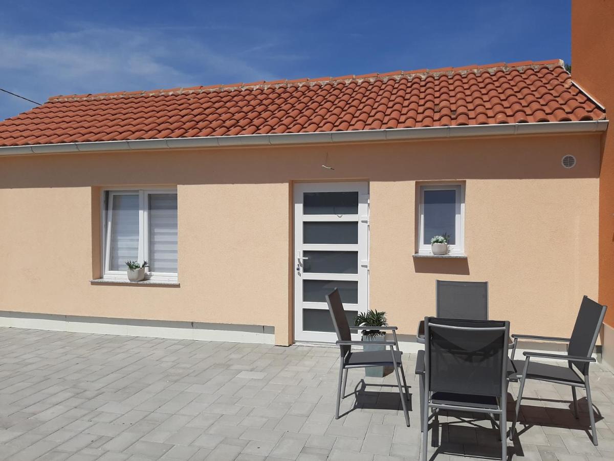 Ferienwohnung Nozret Paljuv Exterior foto